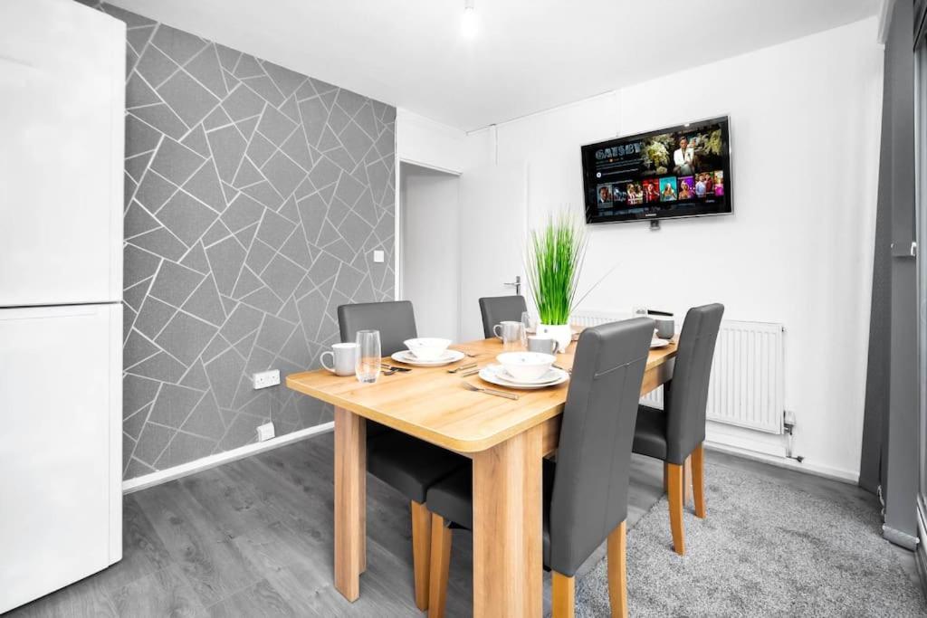 Вилла Jlr,Nec,B'Ham Airport,Entire House,Wi-Fi,Netflix Бирмингем Экстерьер фото