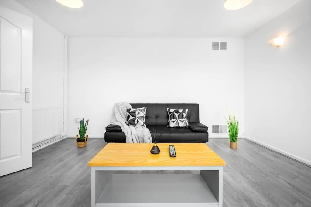 Вилла Jlr,Nec,B'Ham Airport,Entire House,Wi-Fi,Netflix Бирмингем Экстерьер фото
