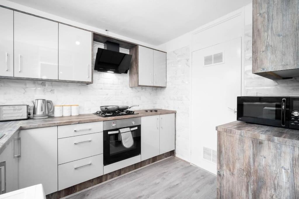 Вилла Jlr,Nec,B'Ham Airport,Entire House,Wi-Fi,Netflix Бирмингем Экстерьер фото