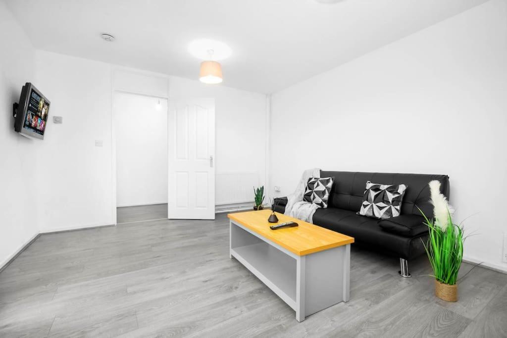 Вилла Jlr,Nec,B'Ham Airport,Entire House,Wi-Fi,Netflix Бирмингем Экстерьер фото